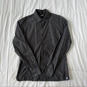 Men’s Dark Grey Van Heusen Never Tuck Button-Up Shirt